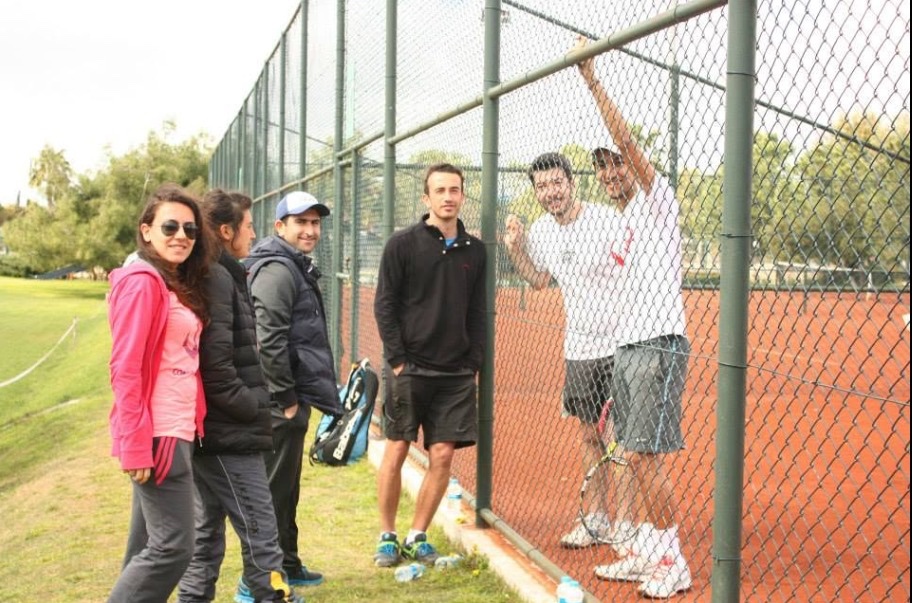 KTÜ Tenis Takımı 2015 Antalya Pelin - Emine - Ersen hoca - Murat - Özgür - Fırat
